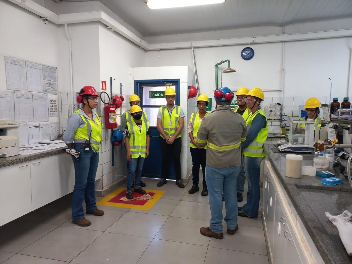 Alunos do Curso de Assistentes de Produção do Açúcar e Etanol, da Escola Micro Delta, visitam a Unidade Delta
